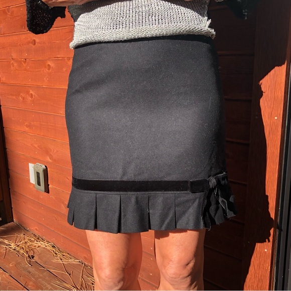 Banana Republic Black Skirt - Picture 2 of 11